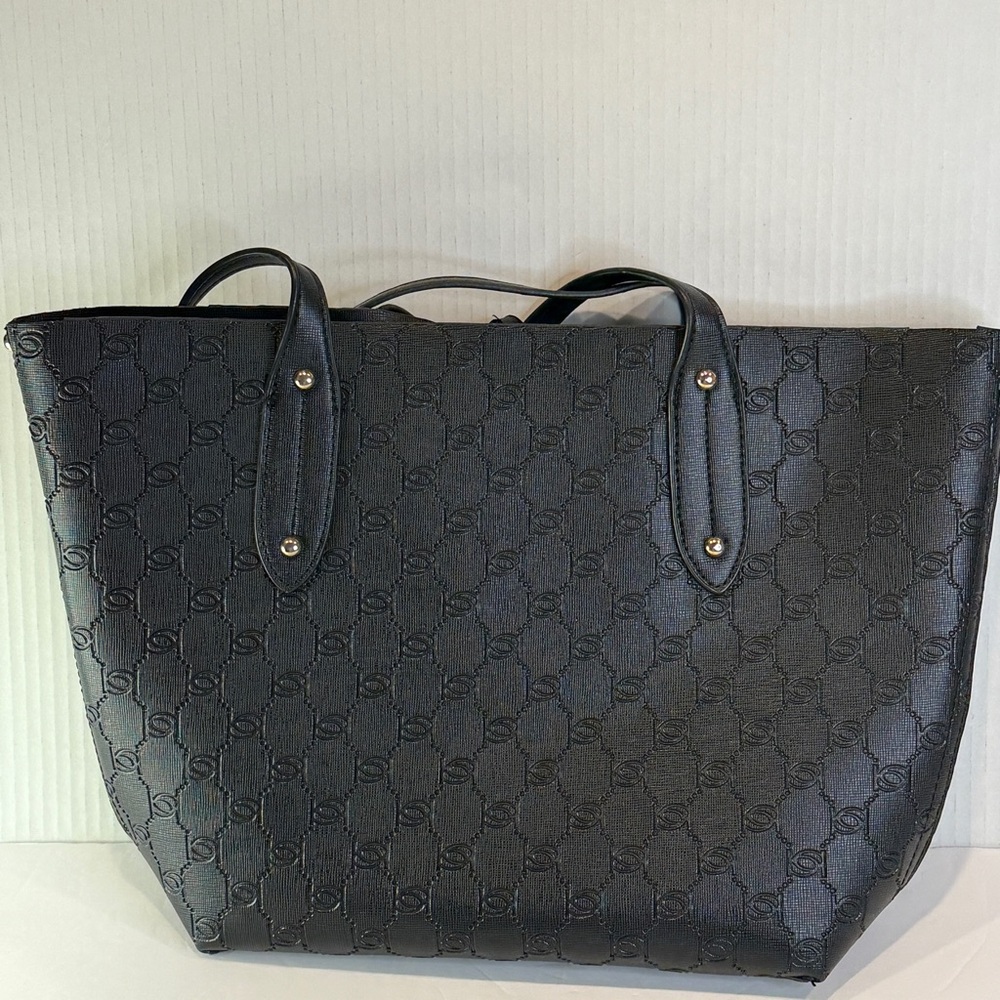 Bebe Embossed Black Logo Tote – Gold Charm & Saffiano Finish Chic - Picture 4 of 16